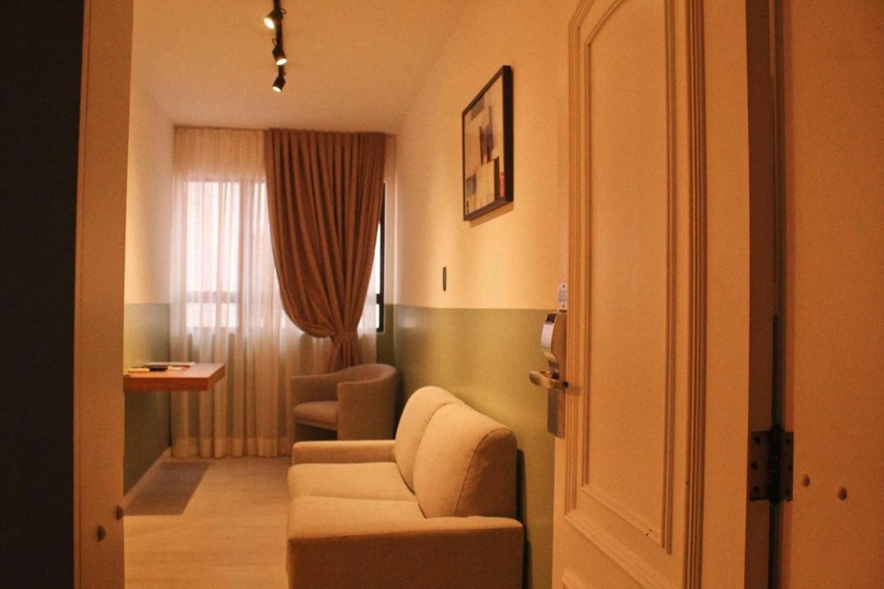 Le Village Flats E Hotel จอยวิลล์ ภายนอก รูปภาพ
