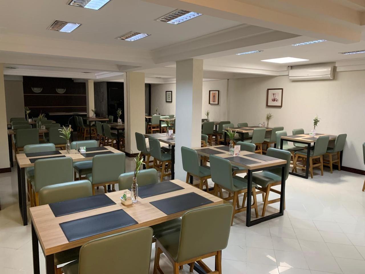 Le Village Flats E Hotel จอยวิลล์ ภายนอก รูปภาพ