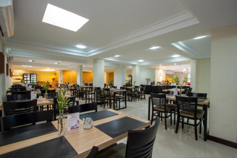 Le Village Flats E Hotel จอยวิลล์ ภายนอก รูปภาพ